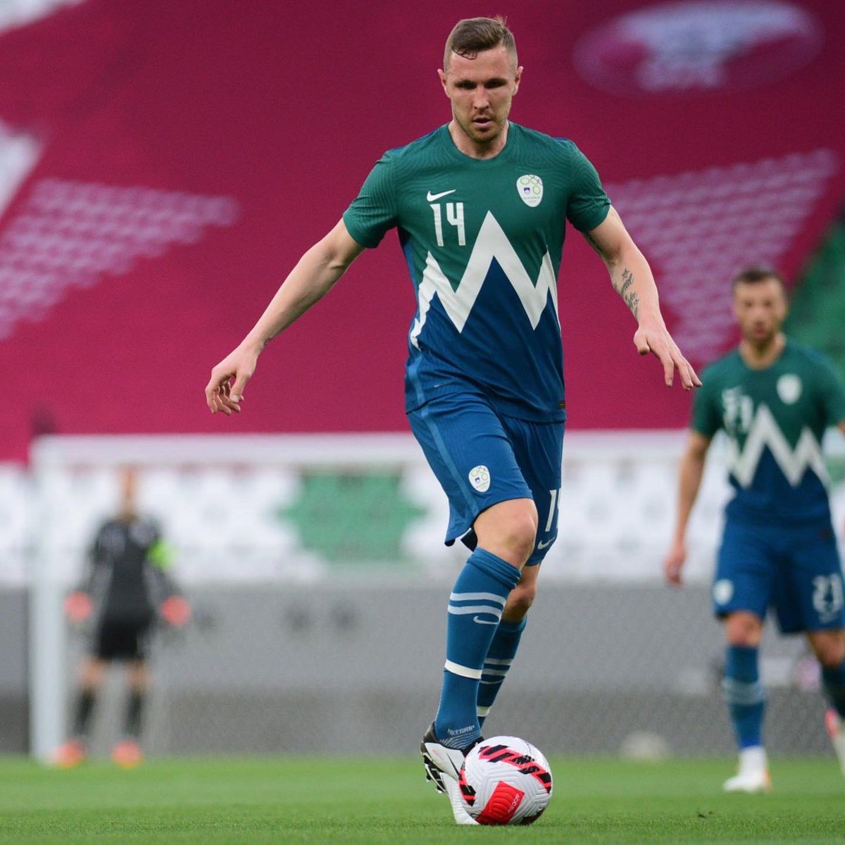 waveyfs's tweet image. International season bringing out some wavey shirts. The Japan shirt is fresh ❄️