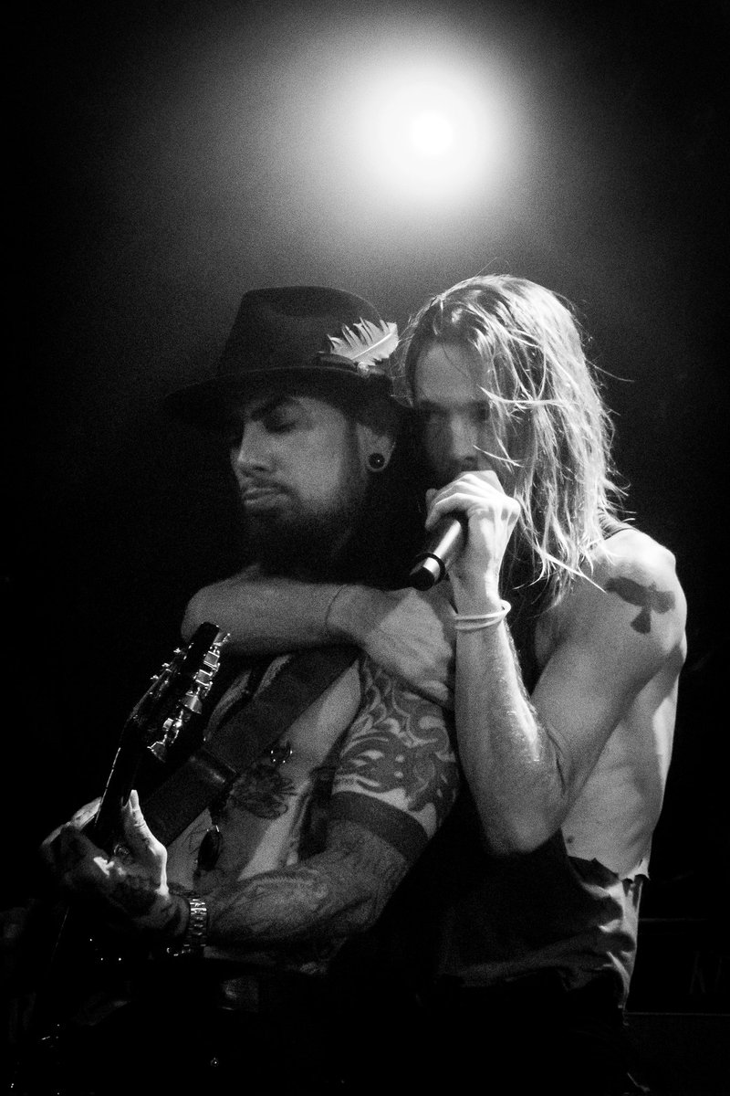 Heartbroken for all who loved him #TaylorHawkins #TaylorHawkinsRIP #FF #FooFighters