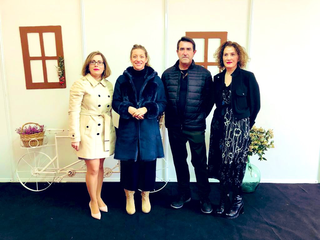 EsterMunoz85's tweet image. Ha sido un honor ser la mantenerdora 2022 de la fiesta del #Botillo de Folgoso de la Ribera.

Un día especial de celebración, gastronomía de calidad y amistad después de dos años son poder reunirse.