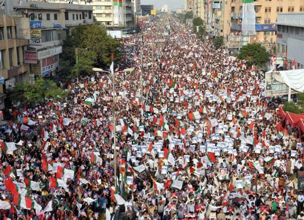 IHassanButt's tweet photo. just for the records. 

few pictures of altaf bhai's regular gatherings. 

#IamImranKhan #MaryamNawaz https://t.co/xw9UPz7HYd