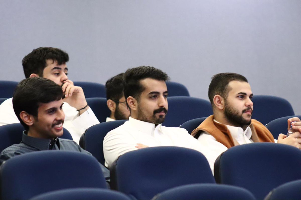 PMU_Mediaclub's tweet photo. مقتطفات اليوم الاول من دورة OSHA للمهندسين 👷‍♂️ و المهندسات 👷‍♀️. تحت تنظيم @sc_pmu و @Baadr_pmu https://t.co/9Yrx4lXWBE