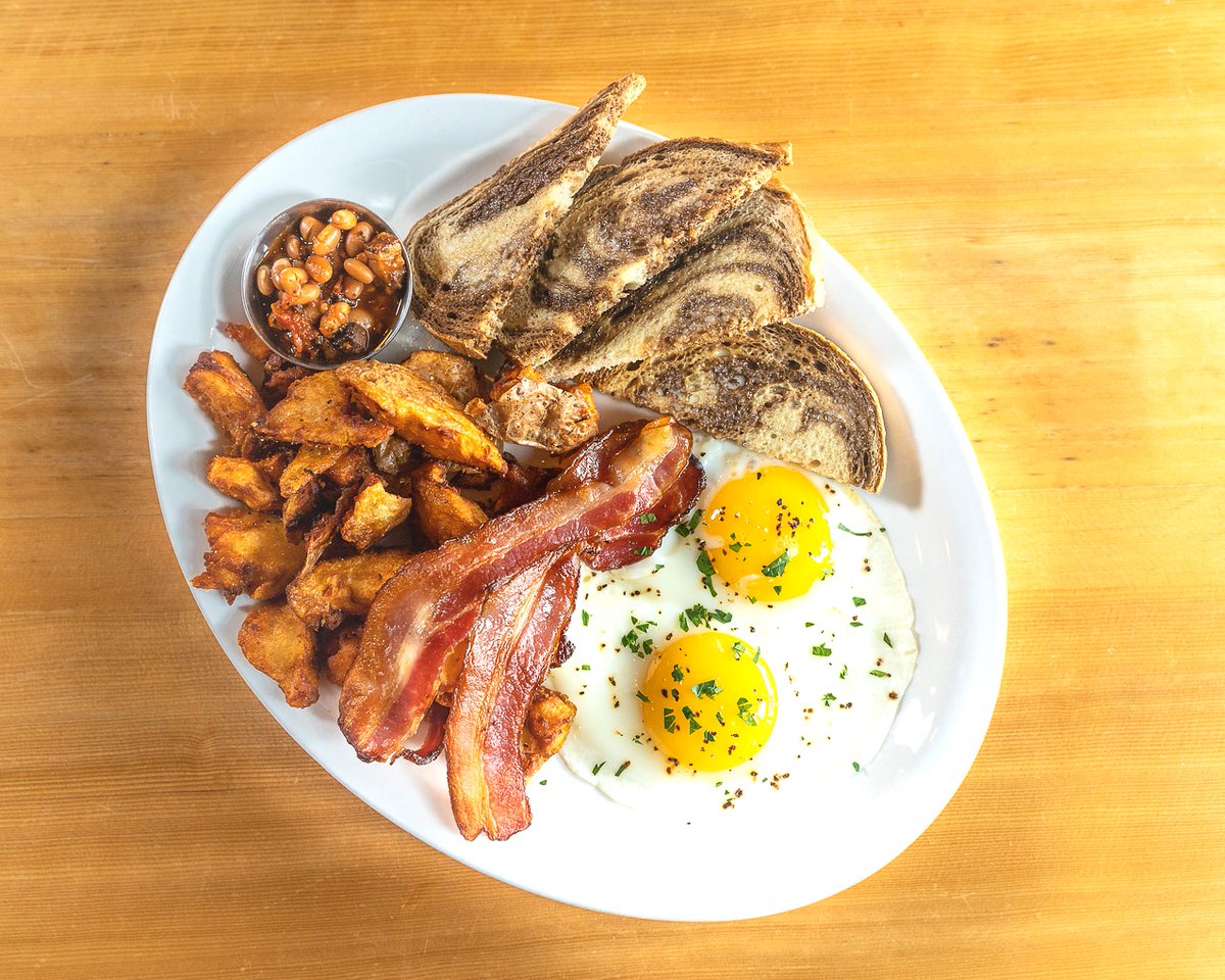 Get your brunch on!✨
Available at select locations each weekend from 10am-3pm!
Order yours for pickup or book your tableat Beertown.ca! 
📸 <a href="/only1andywright/">only1andywright</a>
#localrestaurants #supportlocal #beertownpublic #drinklocal #drinkbeerfromhere #takeout #eatlocal