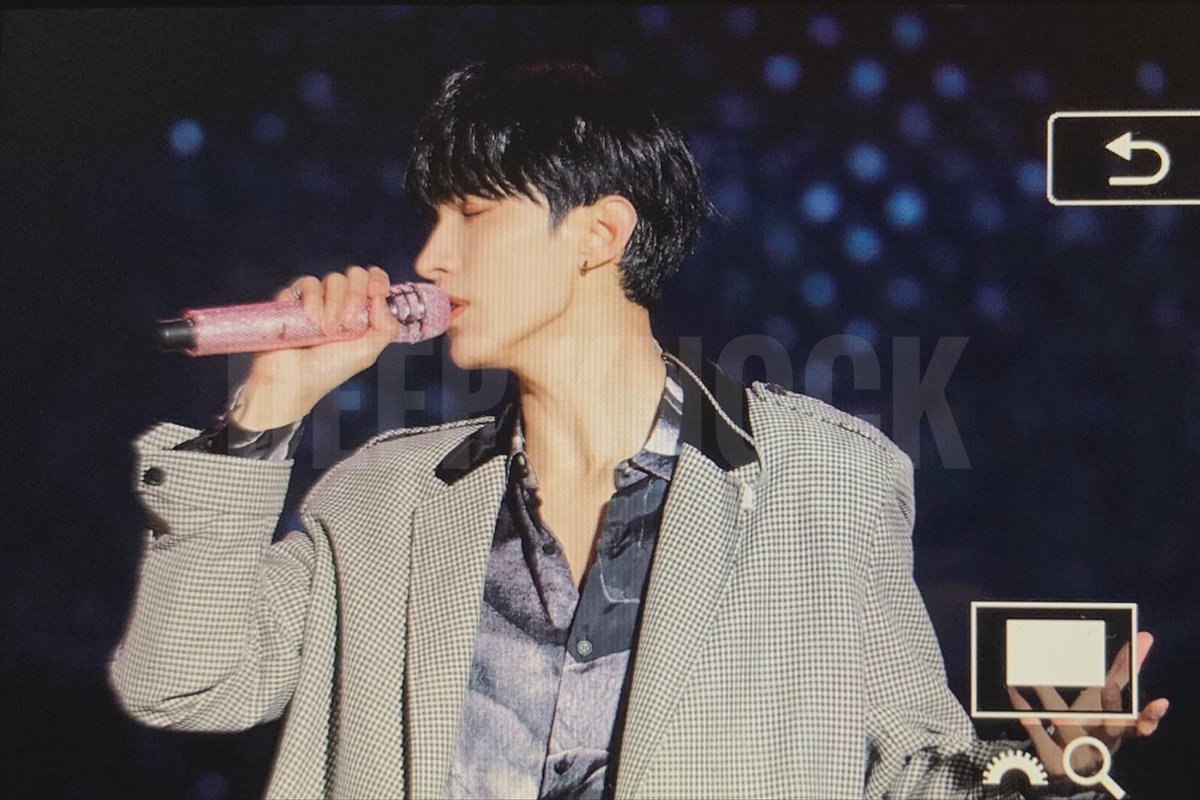 DeepKnock218's tweet photo. 220327 캐럿랜드 

석민아 너는 정말 아름다운 사람이야

#도겸 #석민 #DK   #ドギョム #세븐틴   #SEVENTEEN   #똑똑민 
@pledis_17 https://t.co/fBnuze7ty1