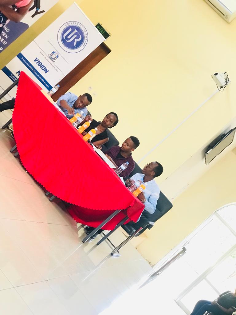 LadyvividUR's tweet photo. Our Grand finale has Begun happening in havard hall @UR_CMHS remera campus🤍. @urukundo_initia @RemeraUrsu @SimbiF @TCampussport @Rwanda_Edu @RwandaGender #Empoweringladies https://t.co/lLjTyNY7ar