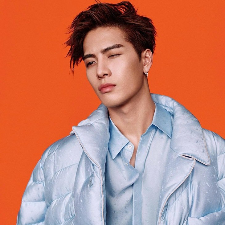 CloutNewsMedia's tweet photo. Clout News wishes a very happy birthday to the multitalented rapper, singer, dancer, and fashion designer Jackson Wang of @GOT7Official, who turns 28 today 🎂❤️

#GOT7 #JacksonWang #JacksonWangDay #HAPPY_BIRTHDAY_JACKSON
#HAPPY_JACKSON_DAY https://t.co/GgQena3wCf