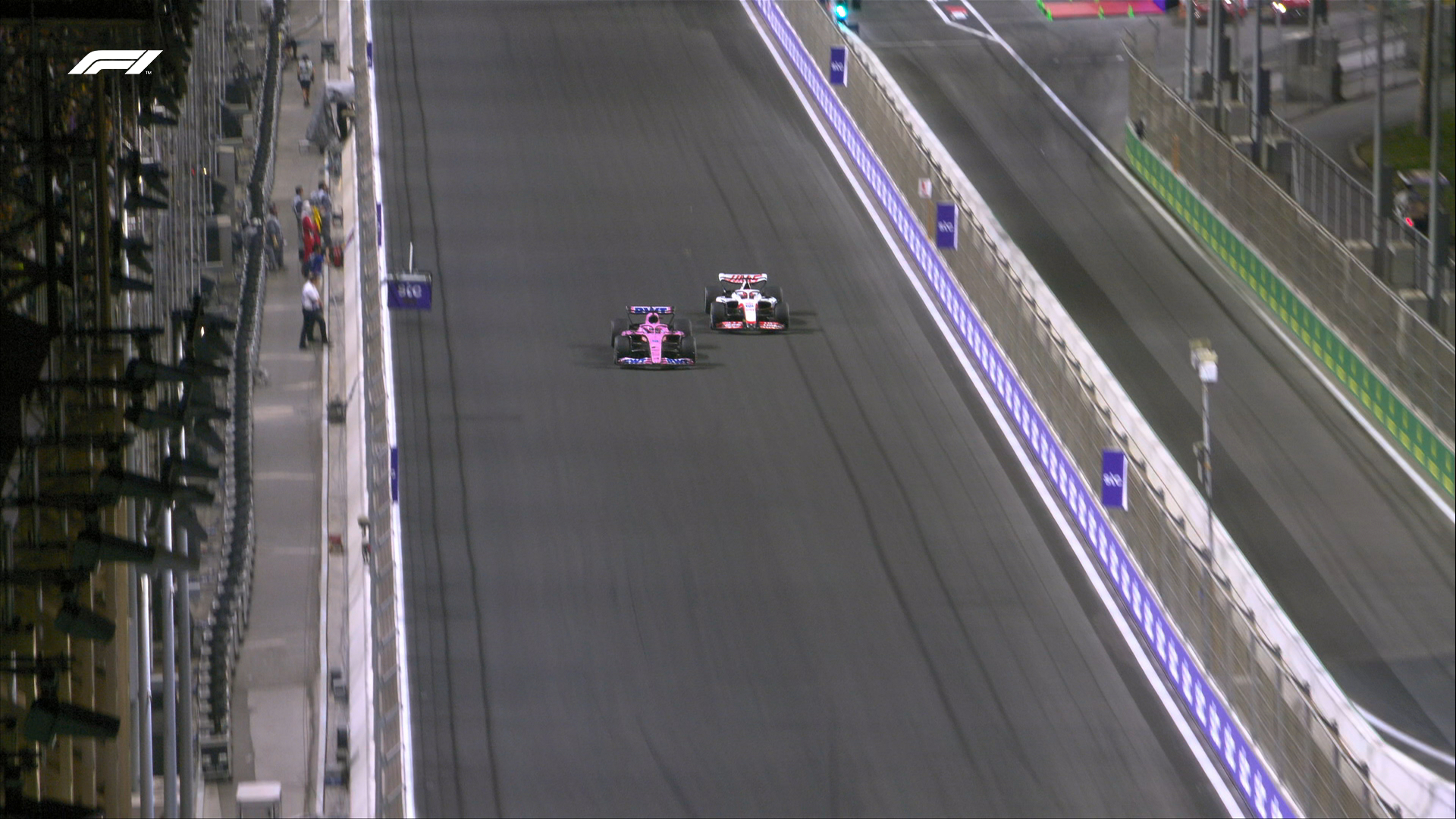 Pojedynek Alonso i Magnussena podczas Grand Prix Arabii Saudyjskiej
