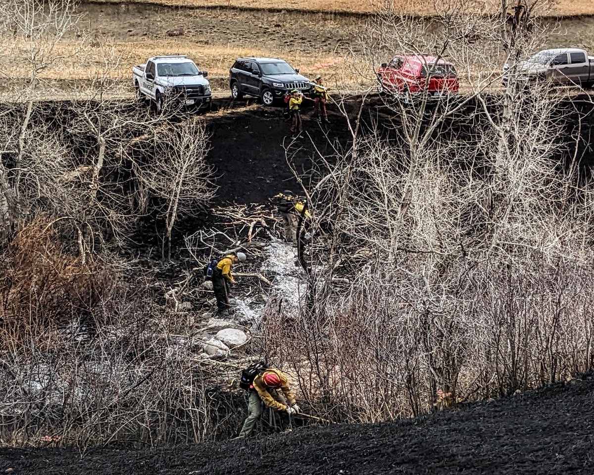 EdwardOMalley's tweet photo. Working today to ensure the line holds and put out hot spots and get it cold. Much more mellow than yesterday. #NCARFire https://t.co/95E0PxyJX3