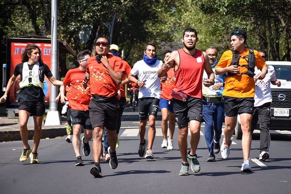 Maratón de la Ciudad de México Telcel tweet media