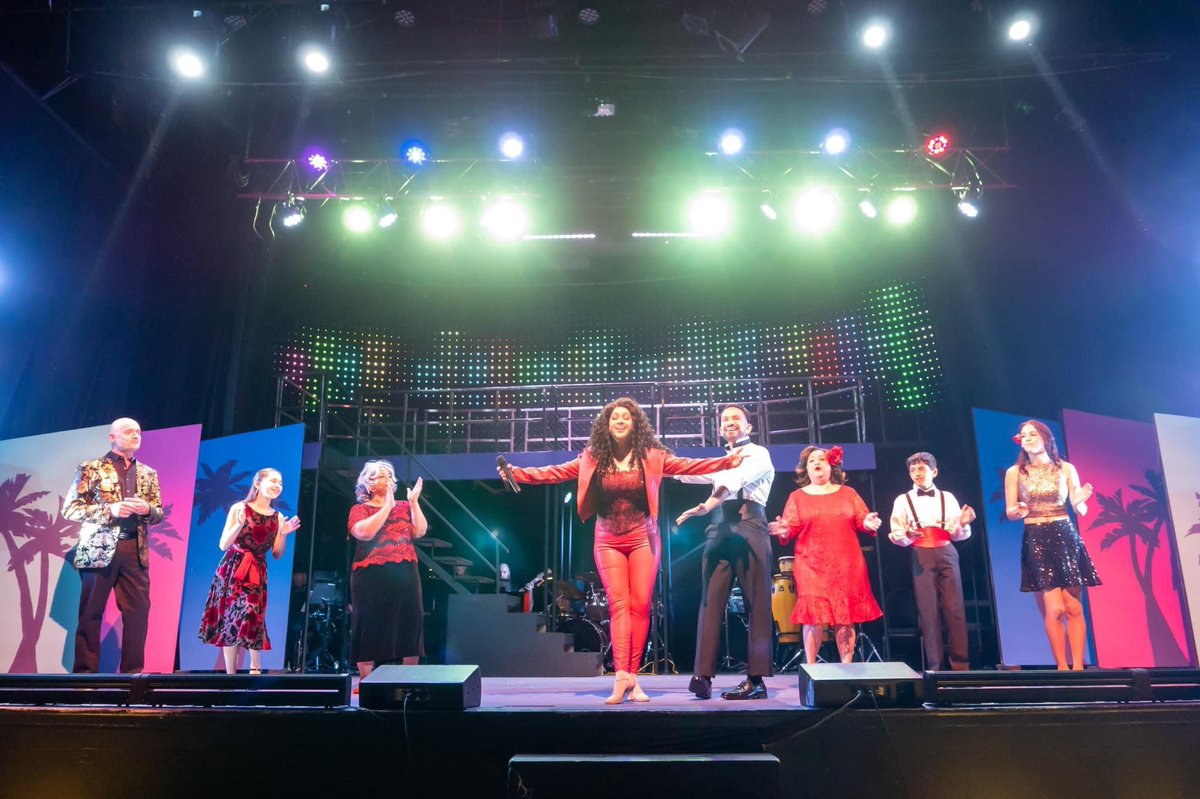 And that’s a wrap for #OnYourFeet. Such an amazing experience.  I tell my students to be gritty and to make your mark.  Live, love and lead by example in your community @MissIzamar &amp; <a href="/dodobird97/">Frank</a> we did it! <a href="/BMTStars/">BMT/Stars</a> <a href="/GloriaEstefan/">Gloria Estefan</a> <a href="/EmilioEstefanJr/">Emilio Estefan</a>