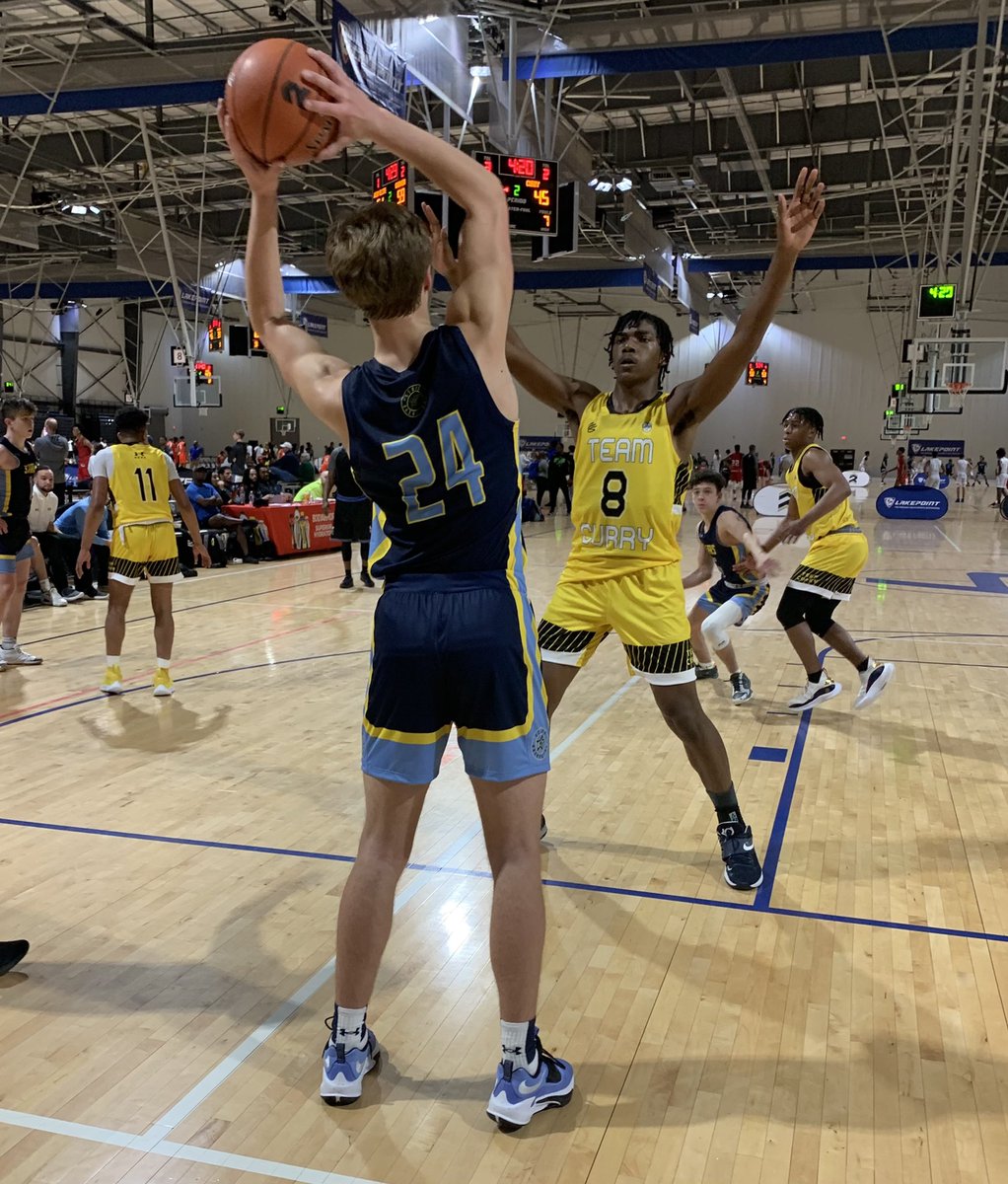 BenjiOxman's tweet photo. Stars UA Rise 16u: 63
Curry 16u: 60

Great battle between two talented teams. This Stars UA Rise group has so many recruitable players. Daniel Cochran led the group with 18P &amp; Jett Montgomery had 16P. Jett’s a savvy, competitive guard who makes winning plays. https://t.co/JBwsl7hQR7