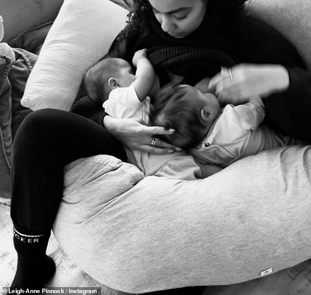 LittleMixCHI2's tweet photo. Hoy es el día de la madre en Reino Unido y por eso queremos saludar con especial afecto a Leigh-Anne y Perrie, quienes hoy lo celebran por primera vez.

No dudamos que son exelentes mamás y nos llena de mucha satisfacción verlas tan plenas con las familias que cada una formó ❤️ https://t.co/Yv8XoxMyME