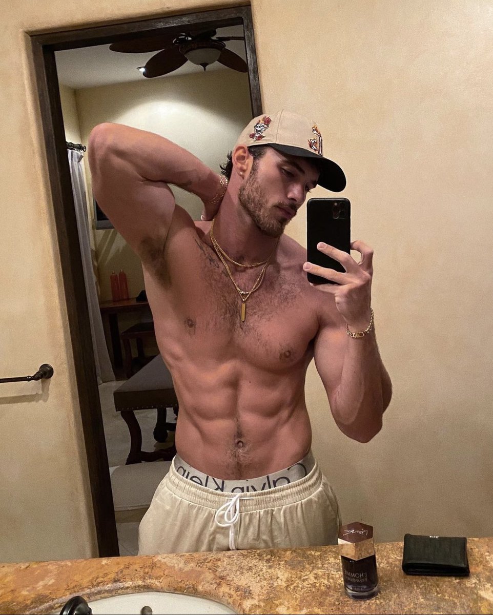 I go through periods where I forget to show you all my abs.