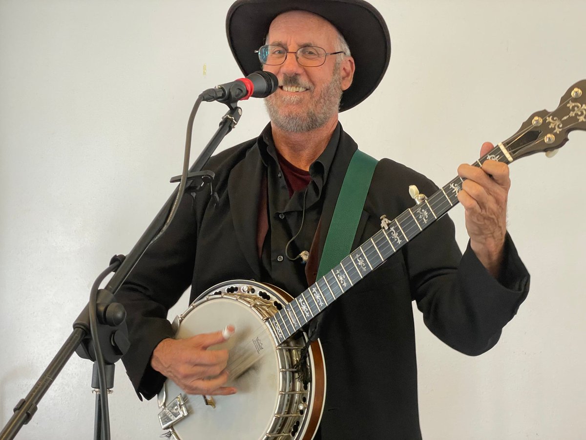 Storytellers_LA's tweet photo. Performing #DeadGrass music at a private party in #DanaPoint was a wonderful way to spend a Saturday afternoon! Thank you Kara for inviting us to celebrate Matt's birthday with you and your fine and #fun #family and #friends. #OC #bluegrass #jamgrass
https://t.co/sKylh9RY7I https://t.co/BHGHB29Uso