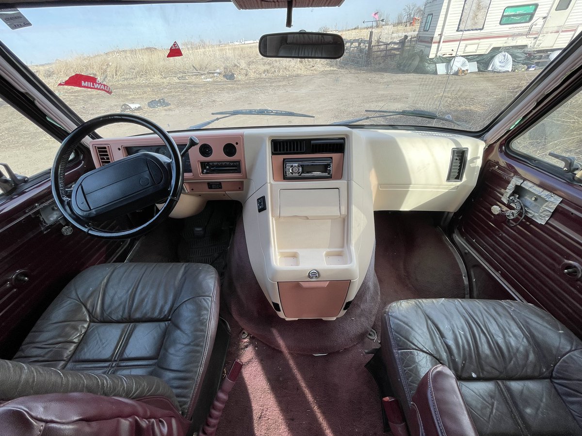 kierra_summer's tweet photo. Painted my dashboard over the course of 4 days in my new vintage van! Pretty freaking stoked on the end result 🤓 https://t.co/kCf7rFKPwK