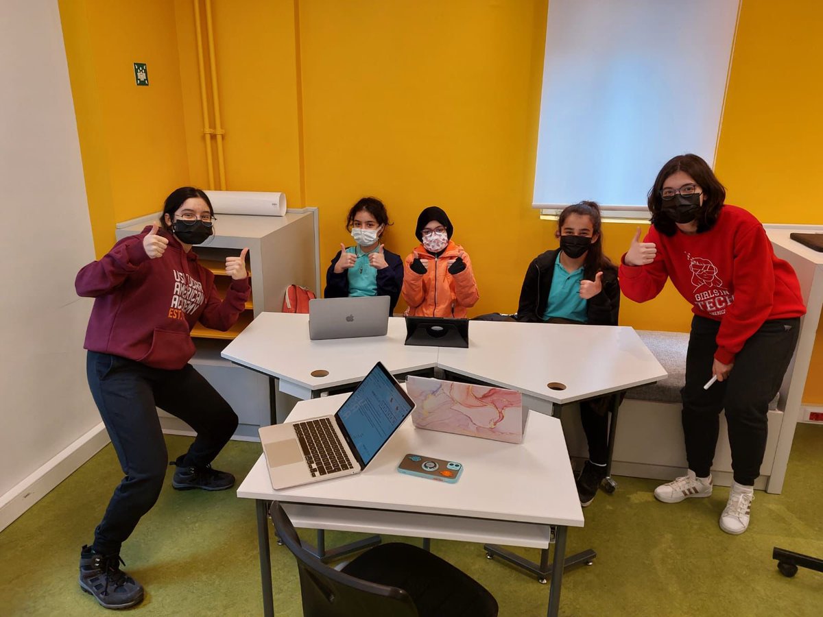 Ali Fuat Cebesoy Kız Anadolu İmam Hatip Ortaokulu 5. sınıf öğrencileriyle iki seneden sonra ilk defa fiziksel olarak Python eğitimimizi gerçekleştirdik.

#uaagirlsintech #girlsintech #teknolojidekadin #girlsinstem #girlswhocode #womenintech #womeninstem #womenwhocode