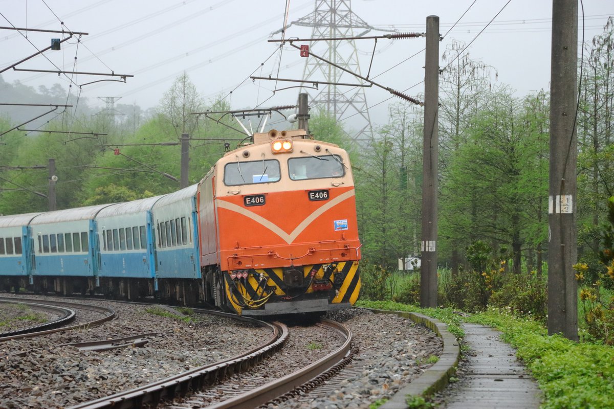 Huang_910209's tweet photo. 2022.03.27
さようなら復興號
691次復興號
#台湾鉄道 #鉄道写真 #Canon #EOS90D #鉄道 #復興號 https://t.co/HnI3e7d4lA