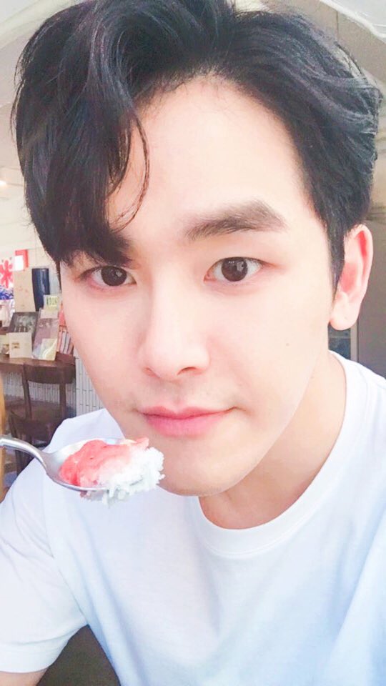 howonwon's tweet photo. @hoya1991  You make my life so beautiful. I wish you immense happiness and success. Happy Birthday! https://t.co/Om8d68XmYy