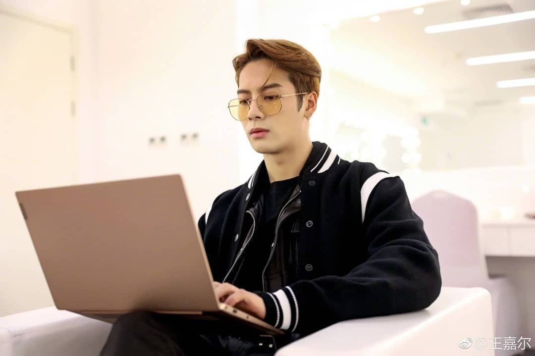 sevendless's tweet photo. It is the day the man who never ceases to show his passion in everything he does. All we wish is for you to bountifully reap from everything you have put your heart into. Happiest birthday, @JacksonWang852 ❤️ https://t.co/1HJ4SYgUao