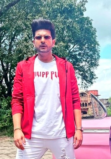 tej__ran11's tweet photo. Who is more hott????

Sunny or laddoo 

#TejRan #TejaTroops #KKundrraSquad

Like ❤️                              Retweet 🔄 https://t.co/AyWL2kQUUx