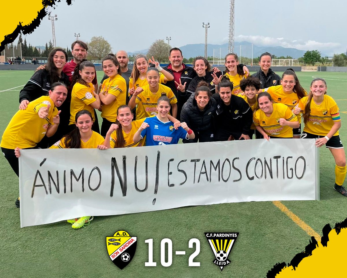 ad_son_sardina's tweet photo. 🔝🛡️⚽🐟 Tremenda victoria de nuestro Nacional Femenino con goleada incluída. Enhorabuena!

📸💛🖤 El equipo posó con un mensaje de ánimo a su compañera Nuria, quien se recupera de su lesión en los ligamentos cruzados en la rodilla. Estamos contigo! 🥰

#amuntsonsar
#vamossonsar https://t.co/M5TzByjdZ9