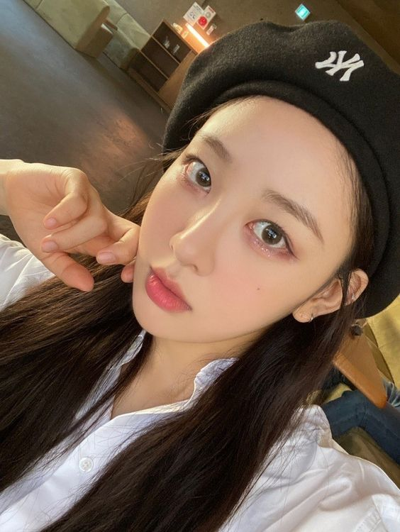 cafe4ggs's tweet photo. order: muffins
for: @wowyves

from: yves 
message 💌: you are gay. :/ https://t.co/XPlJMjzEV0