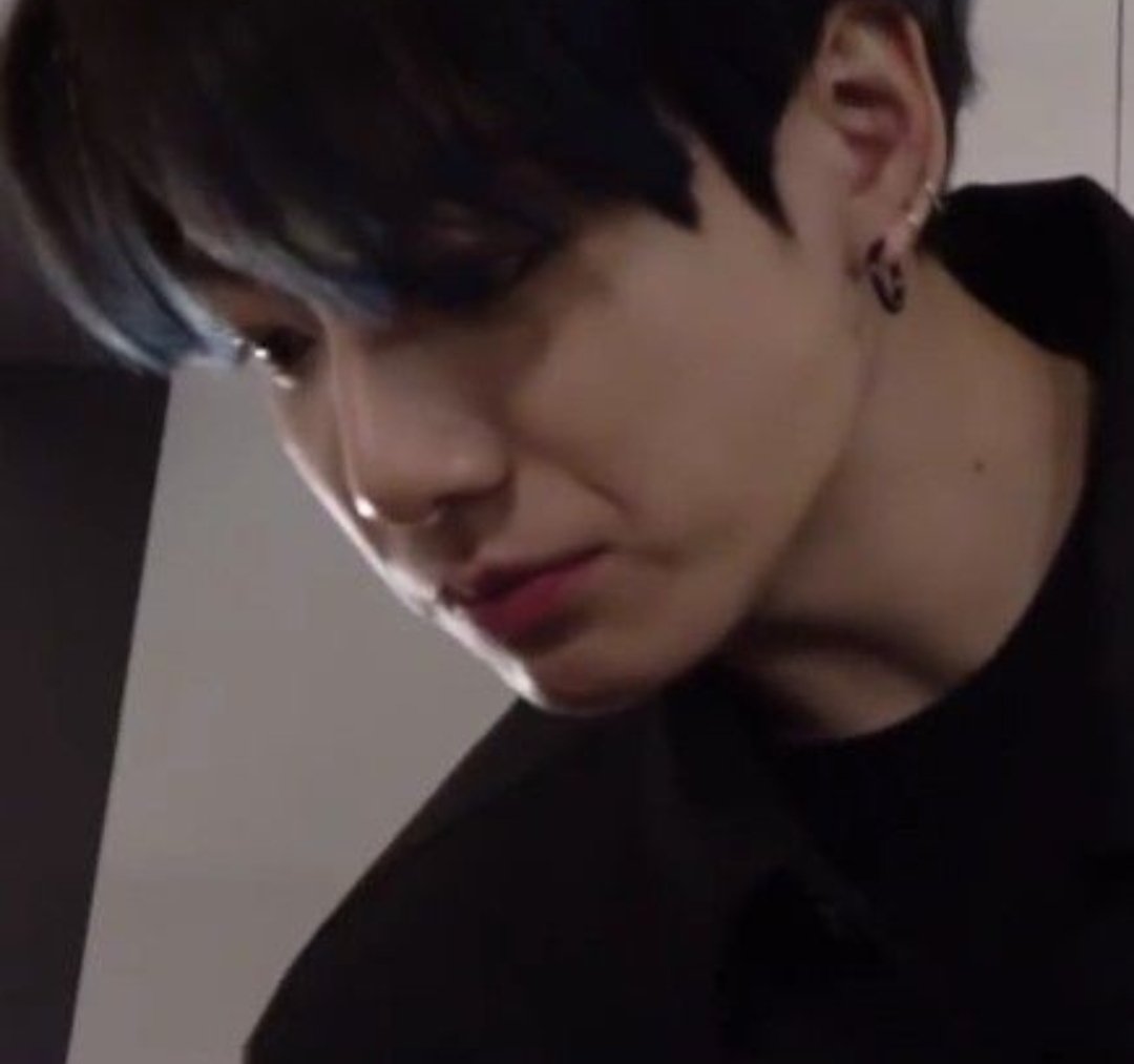 you4you4_6464's tweet photo. 남들 앞에 며주 싫어하는척 하는 졍.
유치원때 어릴때부터 가까운 친구였으니깐 서롤 너무 잘 알아서 며주는 진심으로 서운해하진 않았지.쉬는시간에 졍자리 찾아가고 자기 산 마이쭈줄려고.

-꾸.특별히 네 거까지 샀어.
'어.냅두고 가.' https://t.co/9RH4og9fet