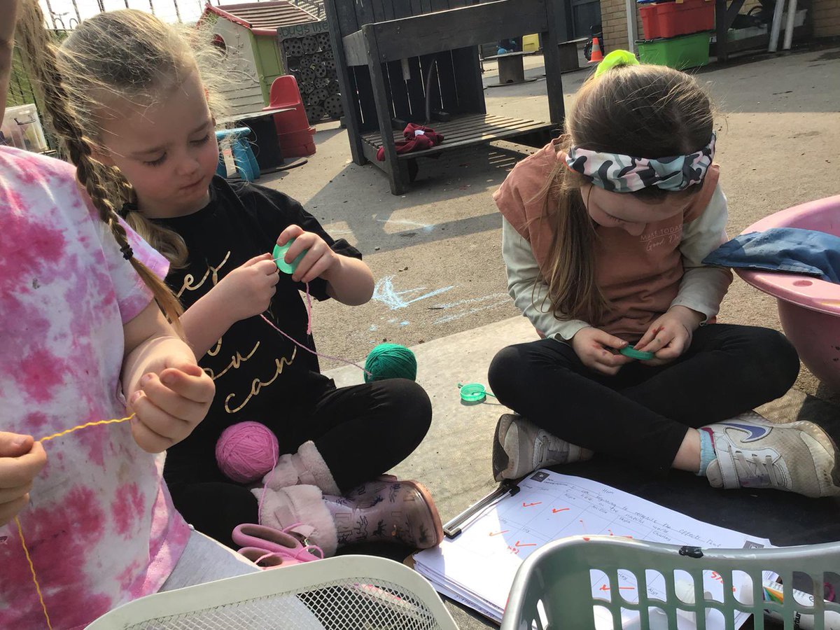 YCB_Primary's tweet photo. Reception theme day-how to be ‘superheroes’in our community. From planting seeds and redesigning the playground,designing and creating ‘rock pets’ to have something to look after.A litter pick around school and we took food to our food bank in school. https://t.co/Np9QeTSWPI