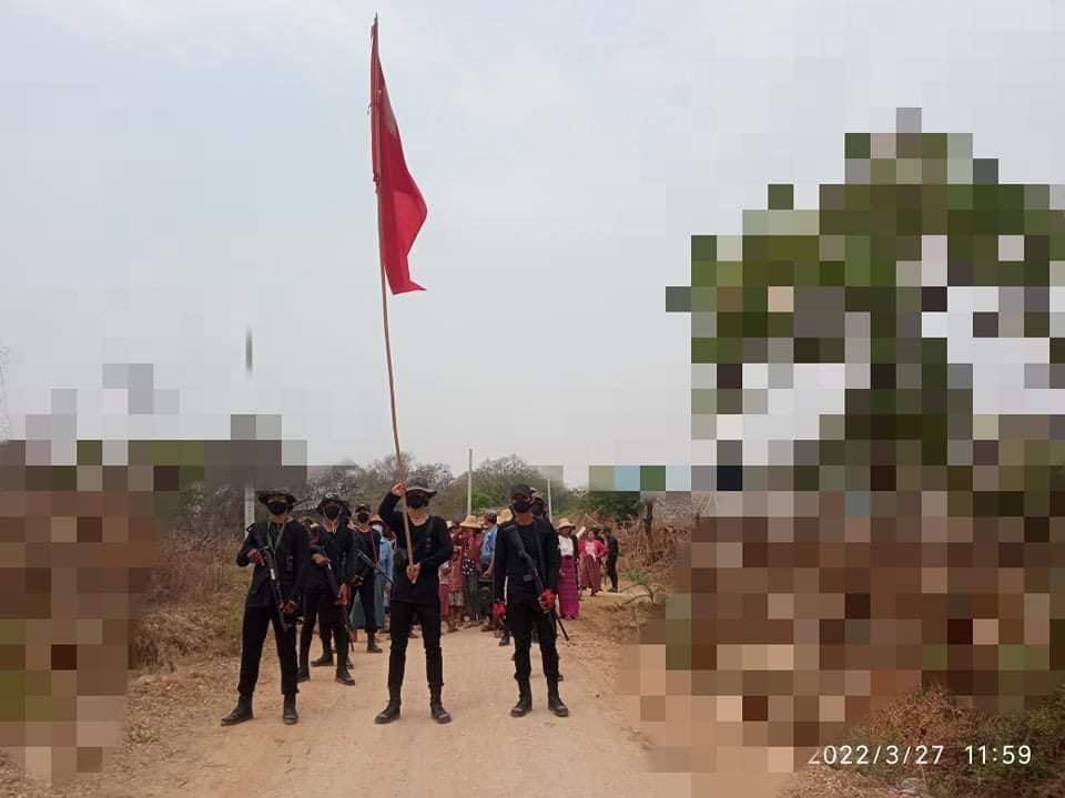 minoo0708's tweet photo. Residents from a village of Wetlet Twp, ShweBo District, staged a marching strike against MilitaryDictatorship with security provided by local PDFs. #2022Mar27Coup  #FckTheFascistMilitary  #WhatsHappeningInMyanmar https://t.co/ZEyIbMBxGf