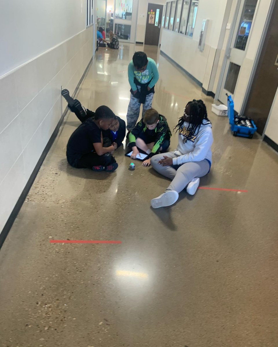 AMIS STEM Academy tweet media