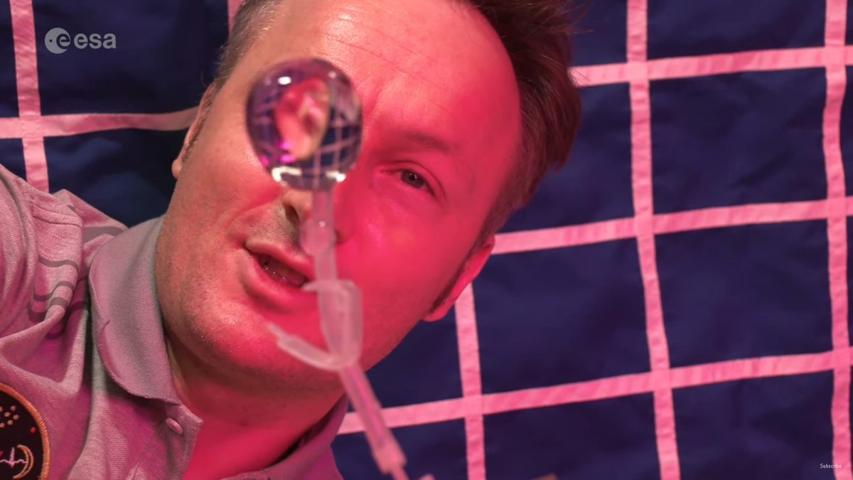 TheMaurerCrew's tweet photo. 🇩🇪 Die #CosmicKiss-#WocheInBildern (1/2): 
Erster #Weltraum-"Spaziergang", Arbeiten am Urin-Filter, die Himmelsscheibe von #Nebra in der #ISS-#Cupola und Videoserie zu Flüssigkeitsexperimenten: https://t.co/2yDHLjSdOL 
#Exp66 #Crew3 #GoMatthias
Bilder: #NASA #ESA @astro_matthias https://t.co/wWpnfU6L4k