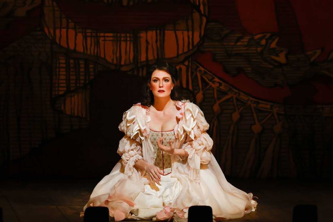 OperaCanada's tweet photo. Toi x 3 to Canadian mezzo #WallisGiunta who gives the final performance of her @TheDallasOpera debut this afternoon, singing Rosina in Rossini’s Barber of Seville! Brava! 🌹🎶

The performance is Sunday March 27, at 2pm. Tickets over at https://t.co/LnNGBirF7A. https://t.co/PBy27xH3UB