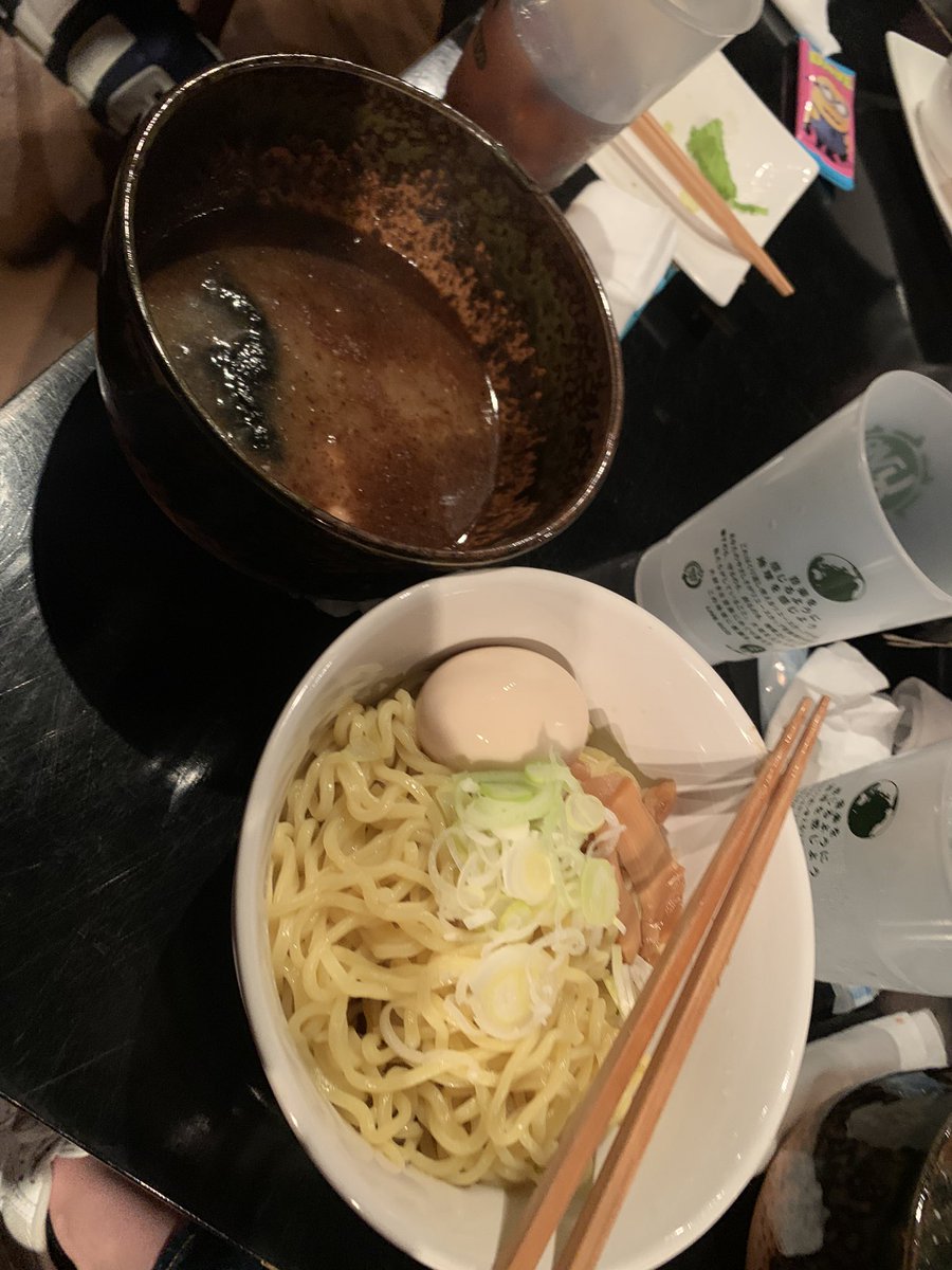 19wa_i_aw82's tweet photo. ライブおわた!上田ラディウス、つけ麺美味しいね!
#HenLee #ライブ #最高 #バンド #つけ麺 https://t.co/TmWGQx81K4