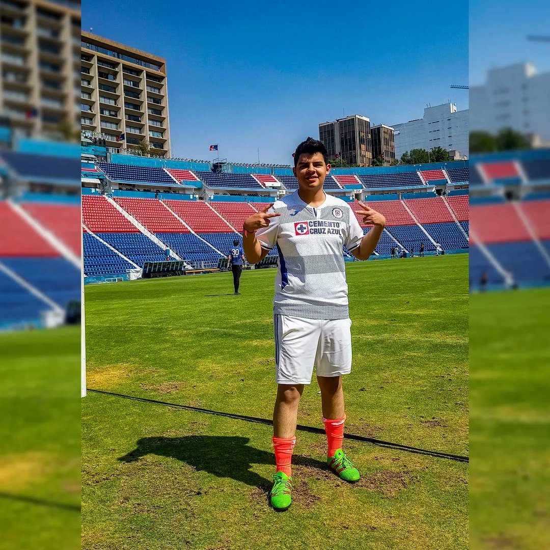 RuloAzuul's tweet photo. Una reta más ✅ para jugar en el estadio no importa el equipo al que le vas!⚽🏟️ Gracias a todos los que fueron! Ya se está preparando la de abril!🔥 
#CruzAzul #ClubAmerica #Chivas #Pumas https://t.co/VKWRDZZf9T