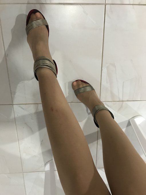 Hi Hi !!✌️ A little behind the scenes)) do you want more?🔥  #pantyhosefashion  #pantyhose #stocking #legs<a href="/tag/legs"class="tags"><span>#legs</span></a><a href="/tag/heels"class="tags"><span>#heels</span></a><a href="/tag/slim"class="tags"><span>#slim</span></a><a href="/tag/pantyhose"class="tags"><span>#pantyhose</span></a><a href="/tag/stocking"class="tags"><span>#stocking</span></a><a href="/tag/footfet%C4%B1sh"class="tags"><span>#footfetısh</span></a>
