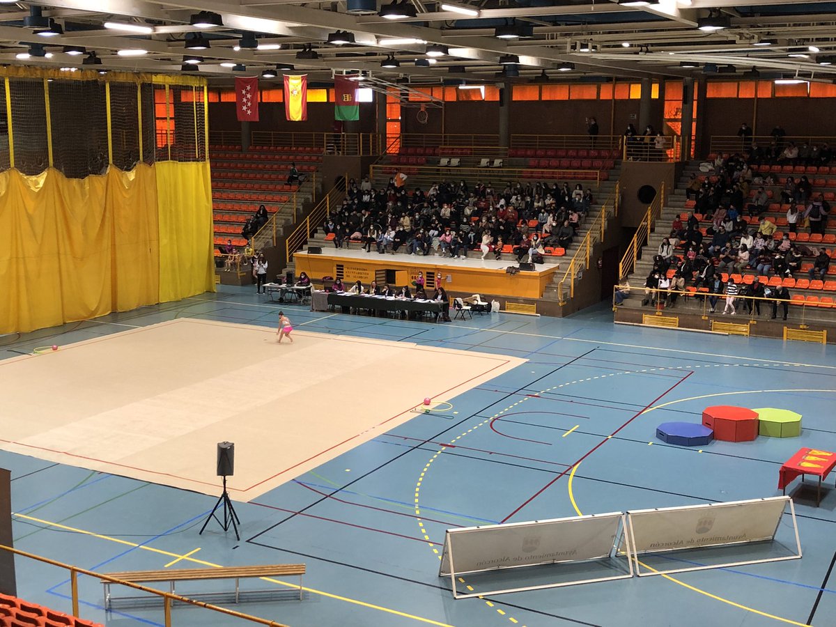 mpretamosa's tweet photo. Esta tarde asistimos a la 2ª Fase del Torneo Gymkhatos Individual No Federadas que organiza organizado por @CDE_Magherit, con la colaboración de @AlcorconDeporte, dando cabida a 90 gimnastas de la @ComunidadMadrid y de Toledo, en el Polideportivo Los Cantos de #Alcorcón https://t.co/h1vcQNlvvA