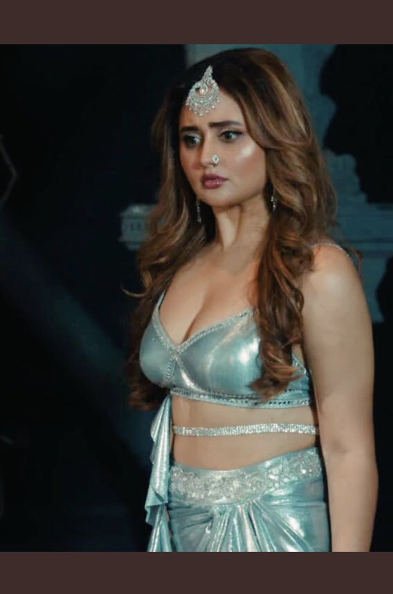 Chit bhi meri pat bhi meri 
Queen <a href="/TheRashamiDesai/">Rashami Desai</a> 

#RashamiDesai
#Shanglira #Shalakha