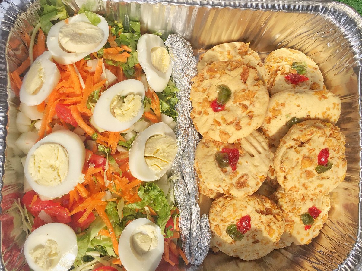 SisiSimifoodies's tweet photo. This coming new week!The best thing you could do for yourself 🤭is to buy your food from our kitchen😊and I assure you, you will always want to come back to have more 🤝

Patronize @Simifoodies this week. Send a Dm /Click link on Bio,we deliver anywhere in Lagos https://t.co/4LCTkY87Lo