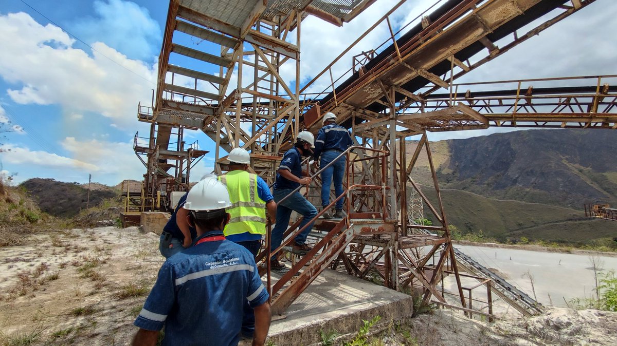 Funtbcac_Cem's tweet photo. #25marzo Se inicia proceso de Reactivación Mantenimiento a Infraestructura Maquinaría Equipos Sistema de Trituración y Molienda de Agregados
#GestionEmpresarialSocialista
#ProducirEsVencer
#3RNET
@IndustriasVE 
@MinTrabajoVE 
@produccionaldia 
@ https://t.co/JG01L62rjH