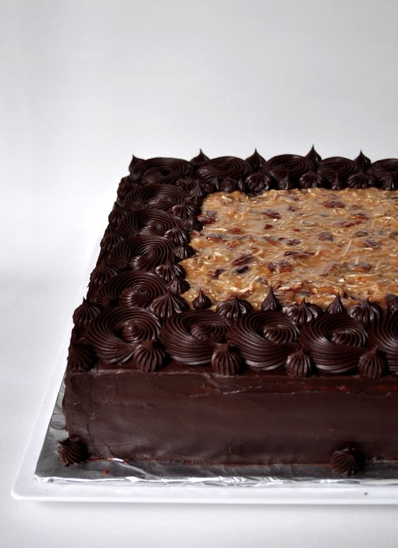 cafe4ggs's tweet photo. order: german chocolate cake
for: @notafanofdahyun

from: dahyun
message 💌: sharkie poo <3 enjoy your cake https://t.co/jJSlzcDlQb
