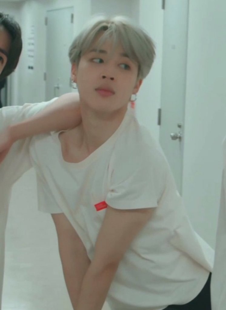 hoscass's tweet photo. Jimin entrando no modo "sassy Jimin"; a thread https://t.co/2xt2KKvPAY