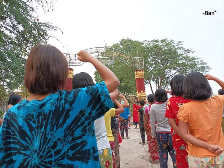2021Revtweets's tweet photo. 336th demonstration of Never Cold-blooded Shwe Nwe Thway Strike protesters in Yinmarbin township was continued to oust the fascist military.
#FckTheFascistMilitary
#2022Mar27Coup
#WhatsHappeningInMyanmar https://t.co/VsjcvSkTjU