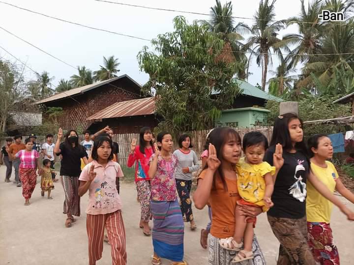 2021Revtweets's tweet photo. 336th demonstration of Never Cold-blooded Shwe Nwe Thway Strike protesters in Yinmarbin township was continued to oust the fascist military.
#FckTheFascistMilitary
#2022Mar27Coup
#WhatsHappeningInMyanmar https://t.co/VsjcvSkTjU