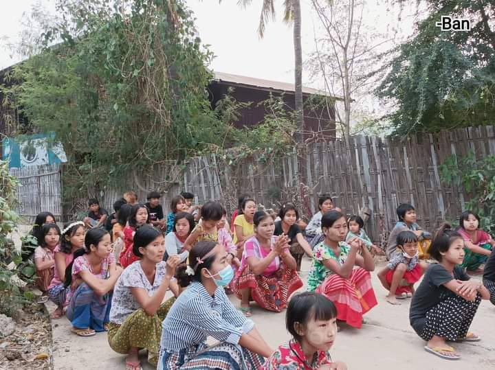 2021Revtweets's tweet photo. 336th demonstration of Never Cold-blooded Shwe Nwe Thway Strike protesters in Yinmarbin township was continued to oust the fascist military.
#FckTheFascistMilitary
#2022Mar27Coup
#WhatsHappeningInMyanmar https://t.co/VsjcvSkTjU