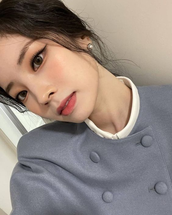 cafe4ggs's tweet photo. order: german chocolate cake
for: @notafanofdahyun

from: dahyun
message 💌: sharkie poo <3 enjoy your cake https://t.co/jJSlzcDlQb