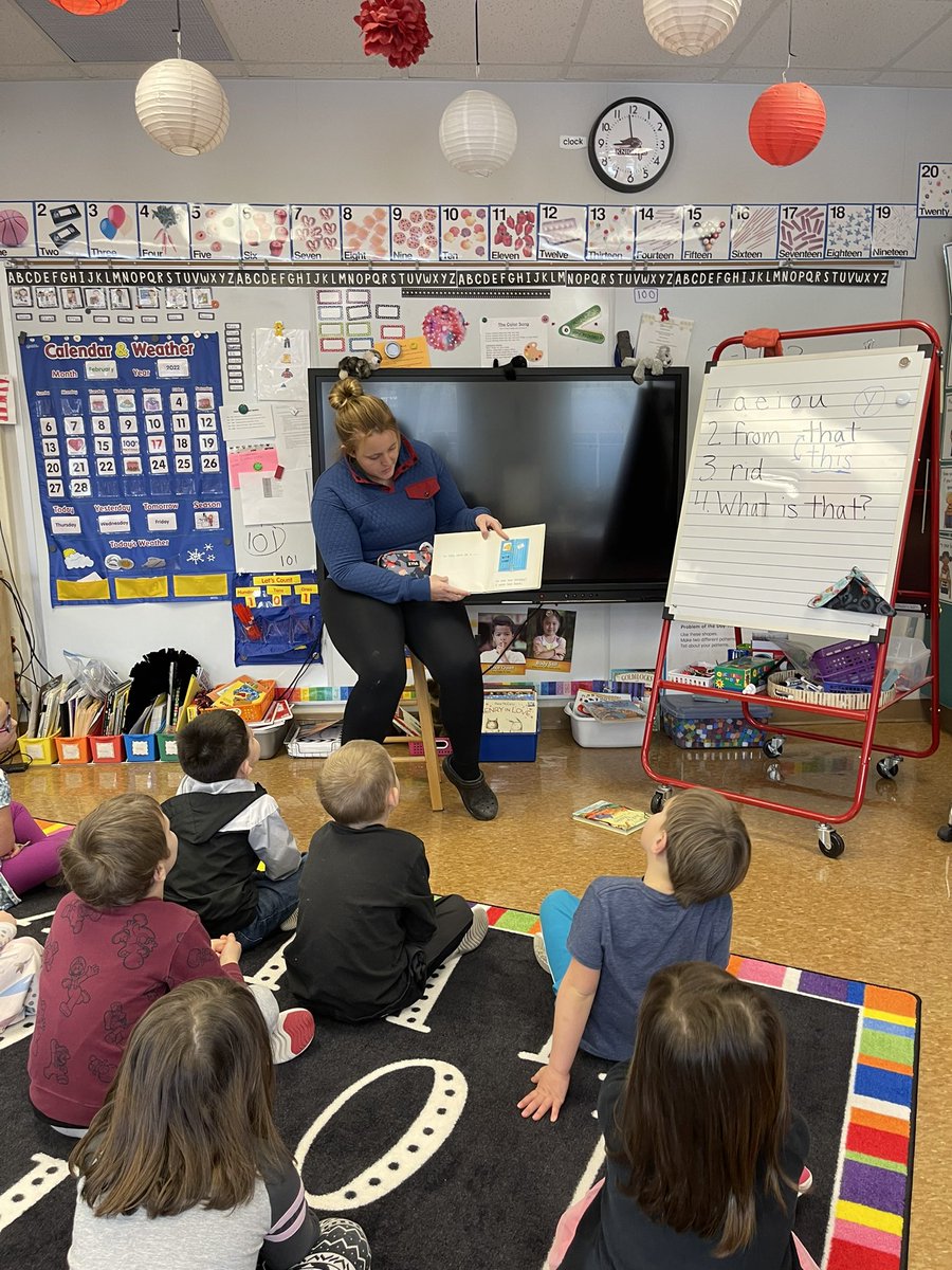Our class had special guests readers last month! It was fun to have parents in the classroom! #whatmakeskwgreat