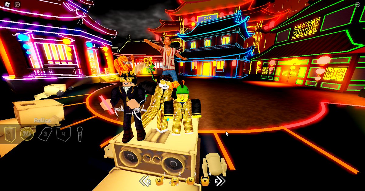 IdiyaTkidz's tweet photo. That was a blast, had so much fun tonight! 💛🤘 @24kGoldn https://t.co/yLsbFEcm6e