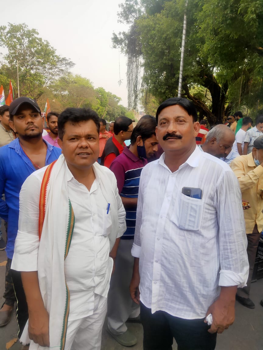 MdSadre65228894's tweet photo. जनता बचाओ-देश बचाओ।
देशव्यापी आम हड़ताल को सफल बनाओ।
#2daysGeneralStrike
#TwodaysGeneralStrike
#GeneralStrike2022
#intuc https://t.co/IvqcNy9Bhj