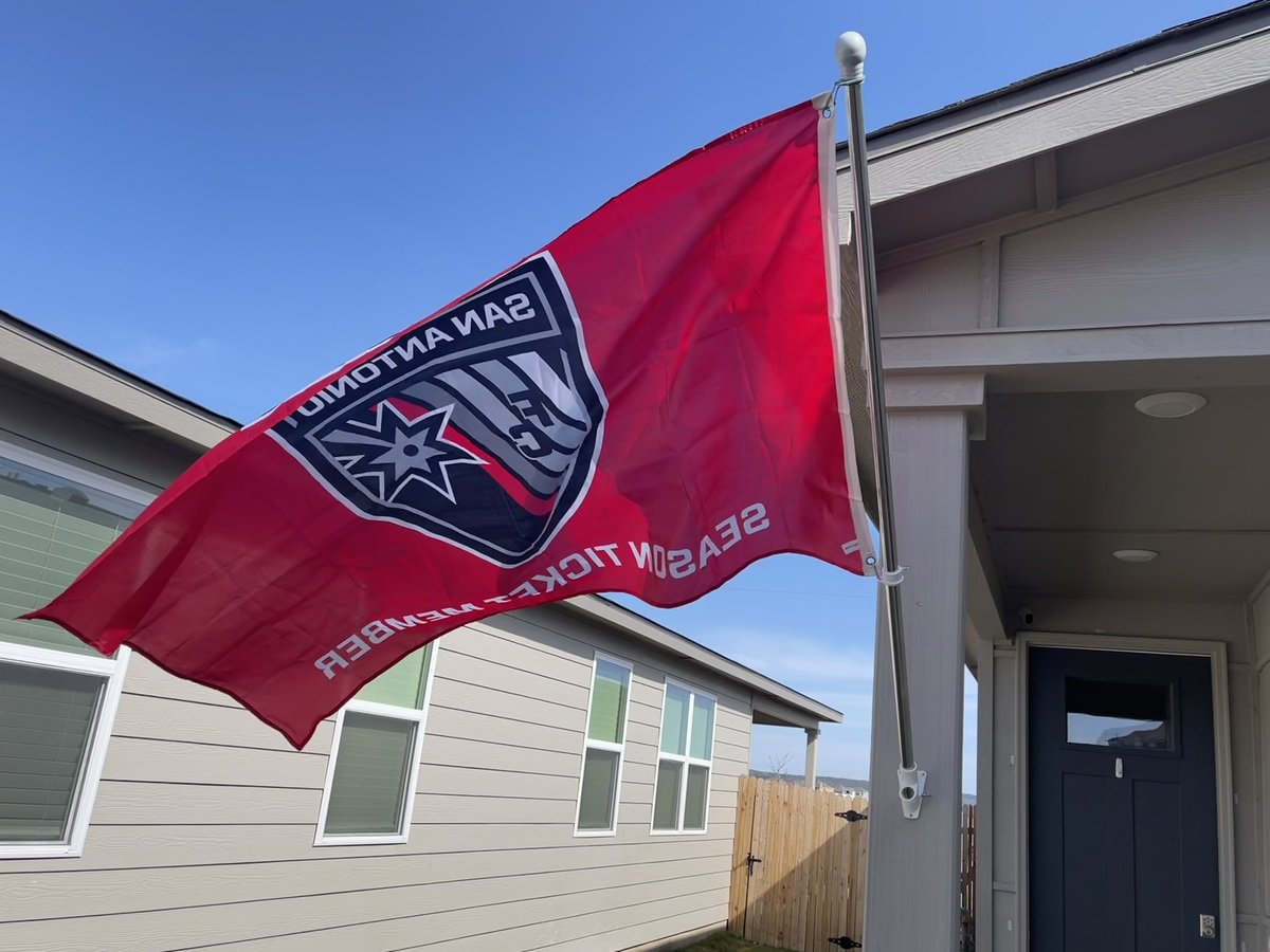 el_je5u5's tweet photo. @sanantoniofc derby day. #FlagsUp #SAFCFlagsUp #Defend210 https://t.co/S33VbSrOsD