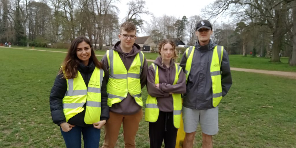 Students were pleased to support the Friends of South Park today to litter pick in South Park as part of OxClean. 
Great work - well done 👏 
#springclean2022
#lovewhereyoulive