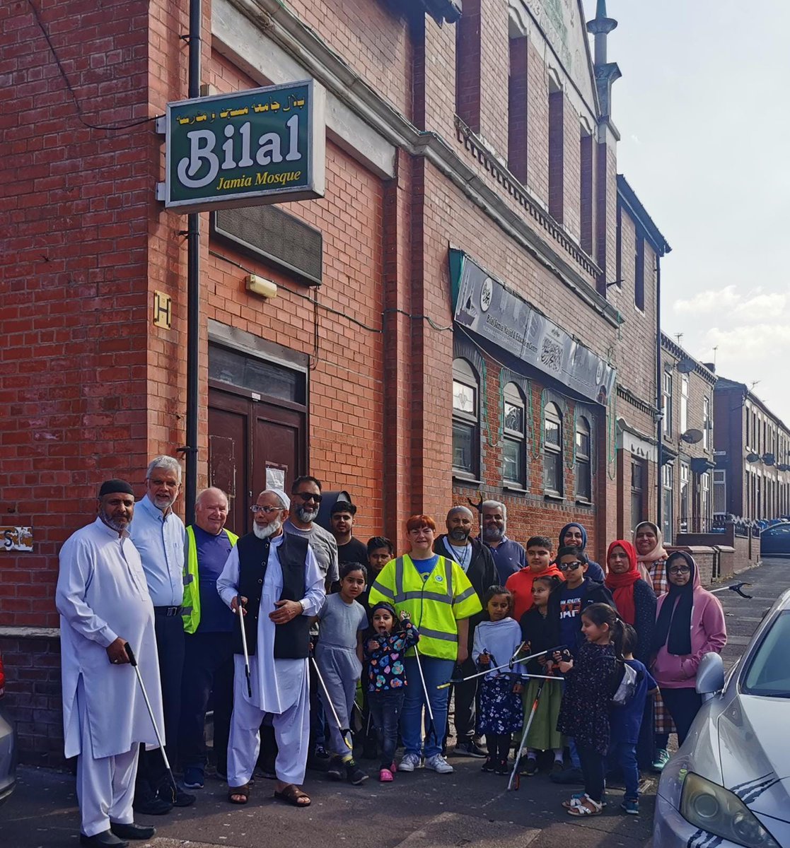 ClarksfieldCG's tweet photo. #GBSpringclean well done to all those involved in the litter pick yesterday with the ward Councillors and @Debbie_abrahams. #litterheroes #juniorcommunitychampions. @WeActTogether
@matt_leach @LocalTrust https://t.co/25OqxiO4Z8